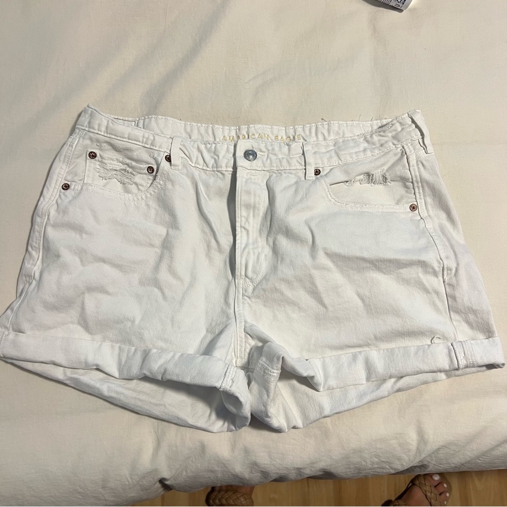 American Eagle Tomgirl Midi White Jean Short Sz 16